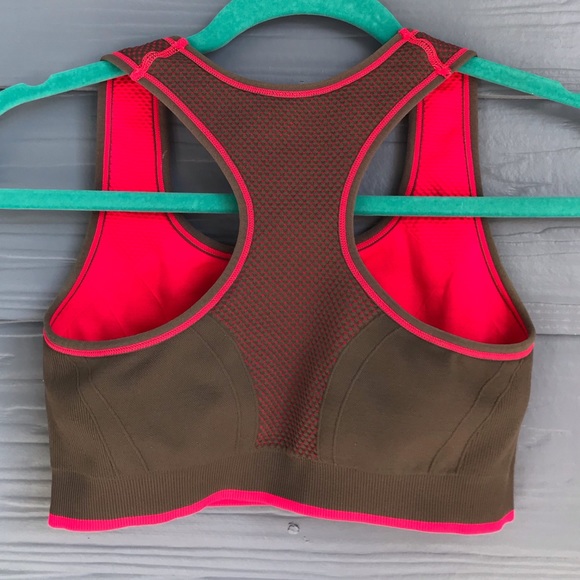 New Balance Reversible Racer-Back Sports Bra - Picture 4 of 4